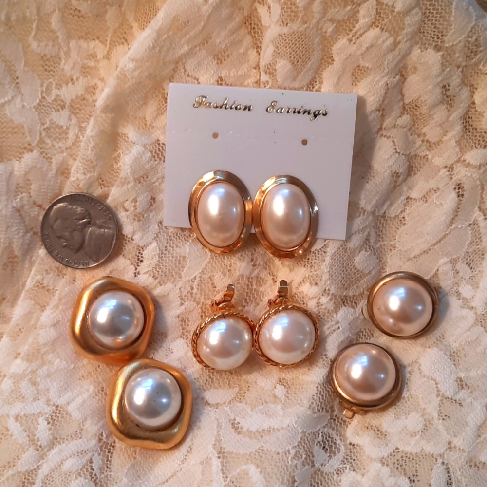 4 pair gold tone and simulated pearl clip ons